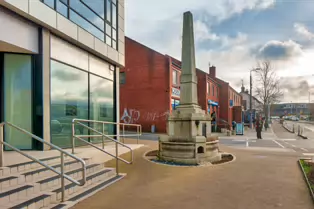 THE USHER MONUMENT IN DUNDRUM [ALSO KNOWN AS THE USHER MEMORIAL FOUNTAIN]-246138-1