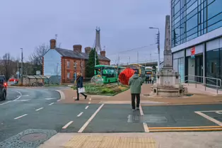 THE USHER MONUMENT IN DUNDRUM [ALSO KNOWN AS THE USHER MEMORIAL FOUNTAIN]-246139-1