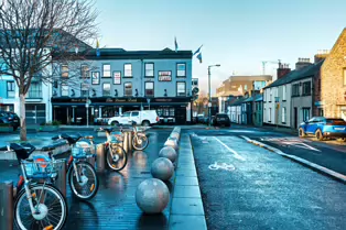 PORTOBELLO HARBOUR IN DUBLIN [THE GRAND CANAL WAS ICED OVER DUE TO THE EXTREME COLD]-246355-1