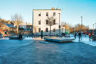 PORTOBELLO HARBOUR IN DUBLIN [THE GRAND CANAL WAS ICED OVER DUE TO THE EXTREME COLD]-246360-1