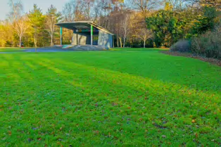 I LIKE THE OLD BANDSTAND [BUSHY PARK DECEMBER 2024]-245569-1