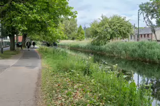 CANAL BOATS OR BARGES ON THE GRAND CANAL [PORTOBELLO AREA OF DUBLIN]-253579-1