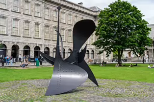 CACTUS PROVISOIRE BY ALEXANDER CALDER [FELLOWS SQUARE TRINITY COLLEGE DUBLIN]-253405