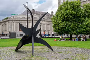 CACTUS PROVISOIRE BY ALEXANDER CALDER [FELLOWS SQUARE TRINITY COLLEGE DUBLIN]-253410