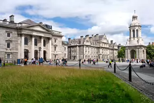 THE CAMPANILE AND PARLIAMENT SQUARE [TRINITY COLLEGE IN DUBLIN 2025]-253343-1