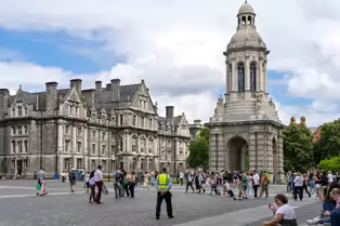 THE CAMPANILE AND PARLIAMENT SQUARE [TRINITY COLLEGE IN DUBLIN 2025]-253344-1