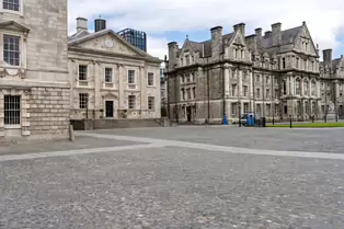 THE CAMPANILE AND PARLIAMENT SQUARE [TRINITY COLLEGE IN DUBLIN 2025]-253346-1