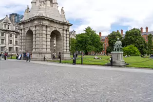 THE CAMPANILE AND PARLIAMENT SQUARE [TRINITY COLLEGE IN DUBLIN 2025]-253354-1