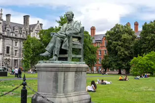 THE CAMPANILE AND PARLIAMENT SQUARE [TRINITY COLLEGE IN DUBLIN 2025]-253355-1