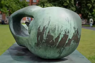RECLINING CONNECTED FORM AT TRINITY COLLEGE [SCULPTURE BY HENRY MOORE]-253309-1