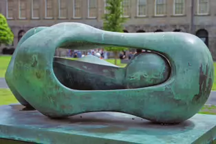 RECLINING CONNECTED FORM AT TRINITY COLLEGE [SCULPTURE BY HENRY MOORE]-253311-1