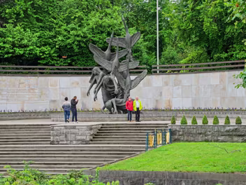 CHILDREN OF LIR The sculpture by Oisín Kelly depicts the four children of Lir – Fionnuala, Aodh, Fiachra, and Conn – in their...