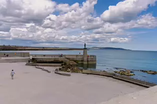 THE ROGER CASEMENT SCULPTURE [AT DUN LAOGHAIRE BATHS]-253473-1