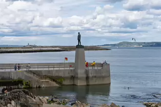 THE ROGER CASEMENT SCULPTURE [AT DUN LAOGHAIRE BATHS]-253474-1