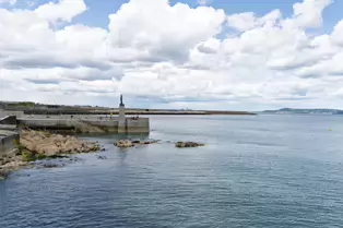 THE ROGER CASEMENT SCULPTURE [AT DUN LAOGHAIRE BATHS]-253475-1