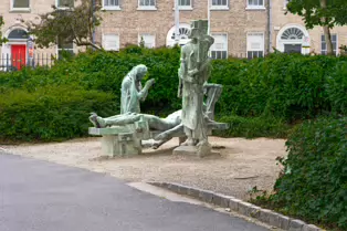 THE SILENT SCREAM - ANDREW O'CONNOR'S THE VICTIMS SCULPTURE [MERRION SQUARE DUBLIN]-253392-1
