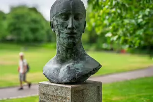 ENDURING SYMBOL OF SOLIDARITY [TRIBUTE HEAD FOR NELSON MANDELA AT MERRION SQUARE PARK]-253303-1