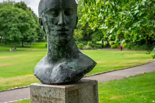 ENDURING SYMBOL OF SOLIDARITY [TRIBUTE HEAD FOR NELSON MANDELA AT MERRION SQUARE PARK]-253304-1