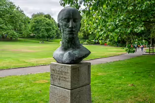 ENDURING SYMBOL OF SOLIDARITY [TRIBUTE HEAD FOR NELSON MANDELA AT MERRION SQUARE PARK]-253305-1