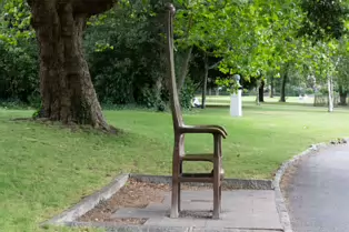THE JOKERS CHAIR IS A TRIBUTE TO DERMOT MORGAN [MERRION SQUARE 5 JULY 2025]-253576-1