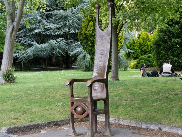 TRIBUTE TO DERMOT MORGAN The 'Joker's Chair' was installed in Merrion Square in 2002, four years after Morgan's sudden passing in 1998. It was...
