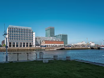 THE LEICA Q3 DOES HAVE ISSUES The Leica Q3, while a highly-regarded and capable camera, can present a steep learning curve and several frustrating...