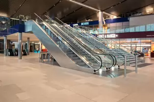 MY FIRST OPPORTUNITY TO PHOTOGRAPH BELFAST GRAND CENTRAL STATION [LAST WEEK IN MAY 2025]-251991-1