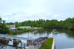 THE LOCK AND PEDESTRIAN BRIDGE AT STRANMILLIS [THE RIVER LAGAN 27 MAY 2025]-251789-1