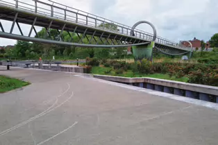 THE LOCK AND PEDESTRIAN BRIDGE AT STRANMILLIS [THE RIVER LAGAN 27 MAY 2025]-251793-1