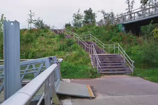 THE LOCK AND PEDESTRIAN BRIDGE AT STRANMILLIS [THE RIVER LAGAN 27 MAY 2025]-251795-1