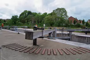 THE LOCK AND PEDESTRIAN BRIDGE AT STRANMILLIS [THE RIVER LAGAN 27 MAY 2025]-251798-1