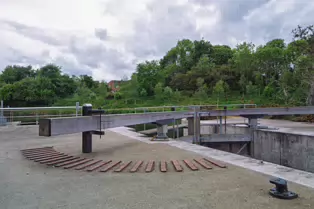 THE LOCK AND PEDESTRIAN BRIDGE AT STRANMILLIS [THE RIVER LAGAN 27 MAY 2025]-251800-1