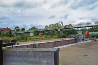 THE LOCK AND PEDESTRIAN BRIDGE AT STRANMILLIS [THE RIVER LAGAN 27 MAY 2025]-251801-1