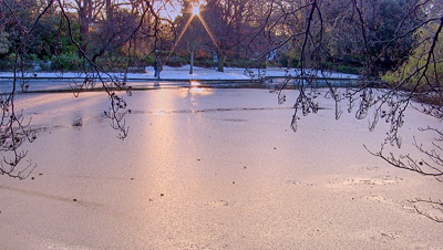 THE GROUND WAS COVERED IN SNOW WHEN I VISITED ST STEPHEN'S GREEN IN NOVEMBER 27 2010 [LEGACY PHOTO COLLECTIONS]-244848-1