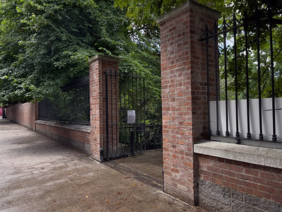 IVEAGH GARDENS [ONCE PRIVATELY OWNED BUT NOW OPEN TO THE PUBLIC]-244031-1