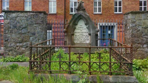THE JOYNT FAMILY William Lane Joynt (1825-1895) was a prominent figure in Limerick, serving as mayor of the city in 1851 and 1866. He was...