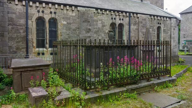 THE OLD CHURCHYARD A churchyard is a piece of land that is attached to or surrounds a church. It is usually owned by the church or local...