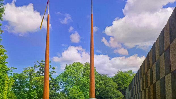 Really_Big_Flagpoles