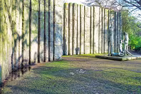 THIS FAMINE MEMORIAL WAS CREATED BY EDWARD DELANEY [LOCATED IN STEPHEN'S GREEN DUBLIN]-248236-1