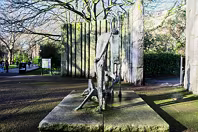 THIS FAMINE MEMORIAL WAS CREATED BY EDWARD DELANEY [LOCATED IN STEPHEN'S GREEN DUBLIN]-248241-1