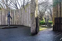 STATUE OF WOLFE TONE BY EDWARD DELANEY [WAS THE TARGET OF AN EXPLOSION]-248260-1