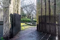 STATUE OF WOLFE TONE BY EDWARD DELANEY [WAS THE TARGET OF AN EXPLOSION]-248261-1
