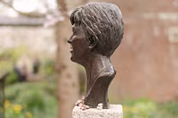 ONCE AGAIN I HAVE PHOTOGRAPHED THIS MEMORIAL TO VERONICA GUERIN [DUBLIN CASTLE]-248545-1
