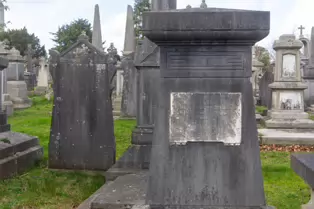 GLASNEVIN CEMETERY IS NOW A MAJOR TOURIST ATTRACTION [THE MUSEUM OPENED ABOUT FIFTEEN YEARS AGO]-248291-1