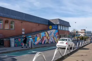 DUNDRUM VILLAGE [RANDOM IMAGES OF THE AREA NEAR THE LUAS TRAM STOP]-248497-1