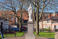 SOME CLAIM THAT OSCAR SQUARE FEATURING A MARIAN STATUE WAS NAMED IN HONOUR OF OSCAR WILDE [WRONG OSCAR]-248646-1