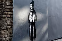 THE BUMBAILIFF [STREET ART ON FUMBALLY LANE]-248650-1