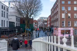 THE HALFPENNY BRIDGE [OFFICIALLY KNOWN AS THE LIFFEY BRIDGE]-248274-1