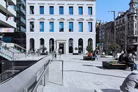 THE TREE OF GOLD AND THE CENTRAL PLAZA [DAME STREET SUNDAY 30 MARCH 2025]-248908-1