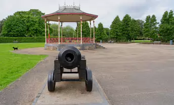 THE PEOPLES PARK IN WATERFORD [26 MAY 2016]-221070-1